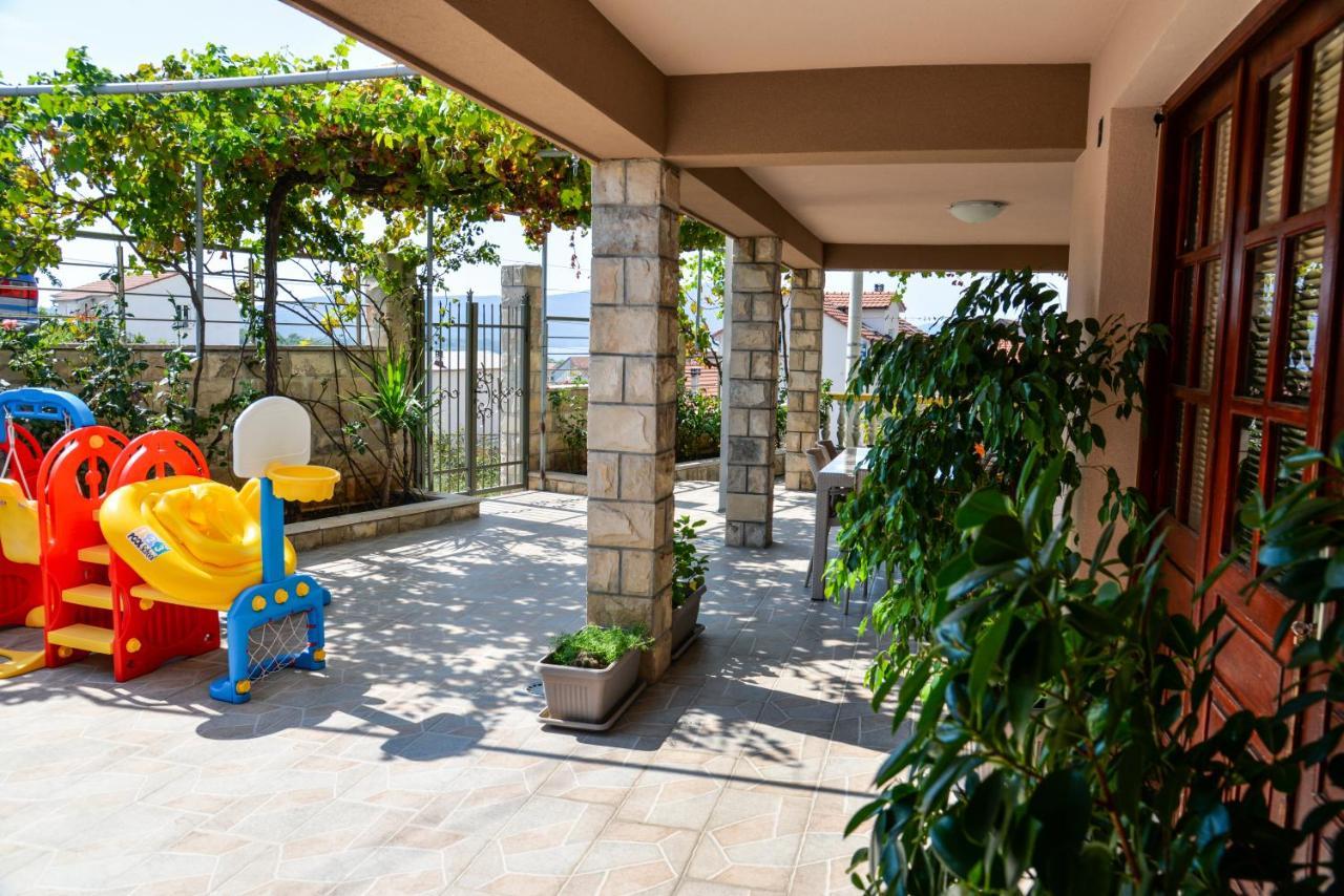 Guest House Ivana Tivat Exterior foto