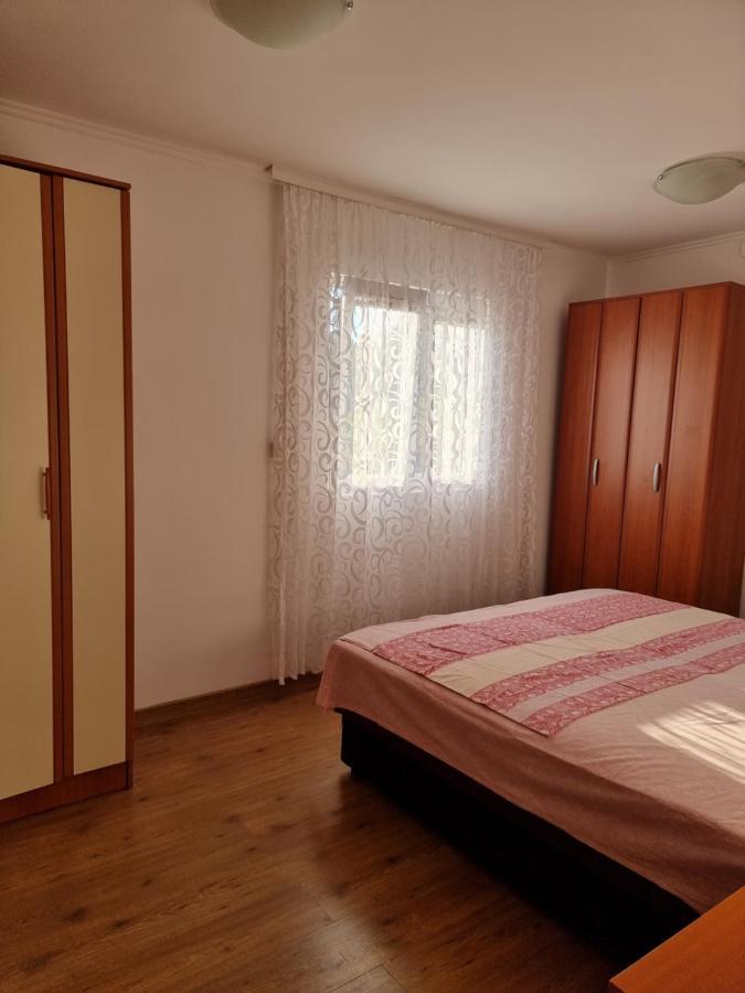 Guest House Ivana Tivat Exterior foto